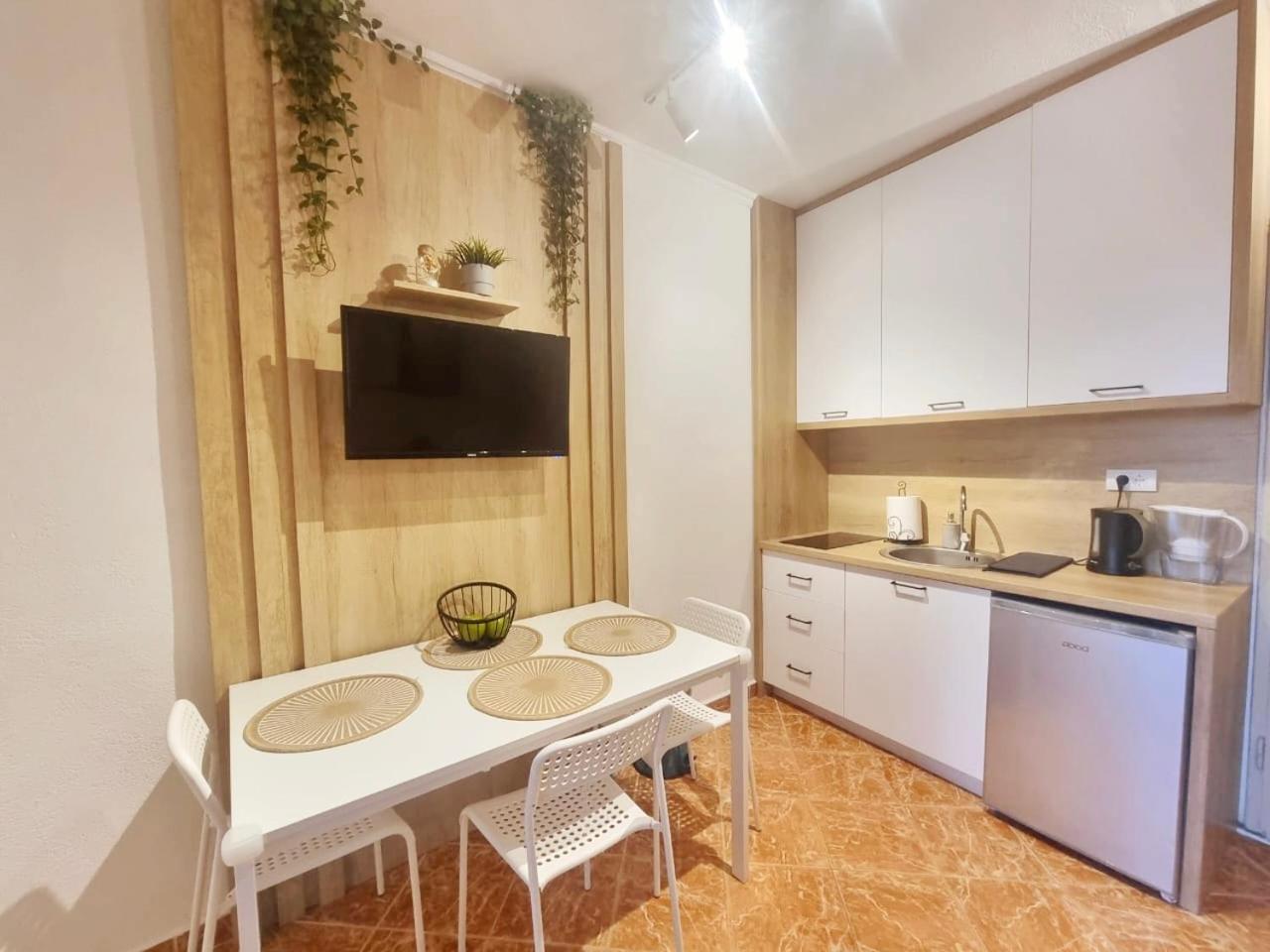 Studio Apartman Na Plazi Rafailovici Exterior foto